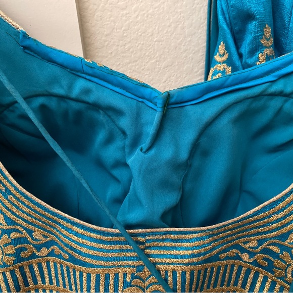 Authentic embroidered imported Indian silk wedding lehenga - Picture 6 of 16